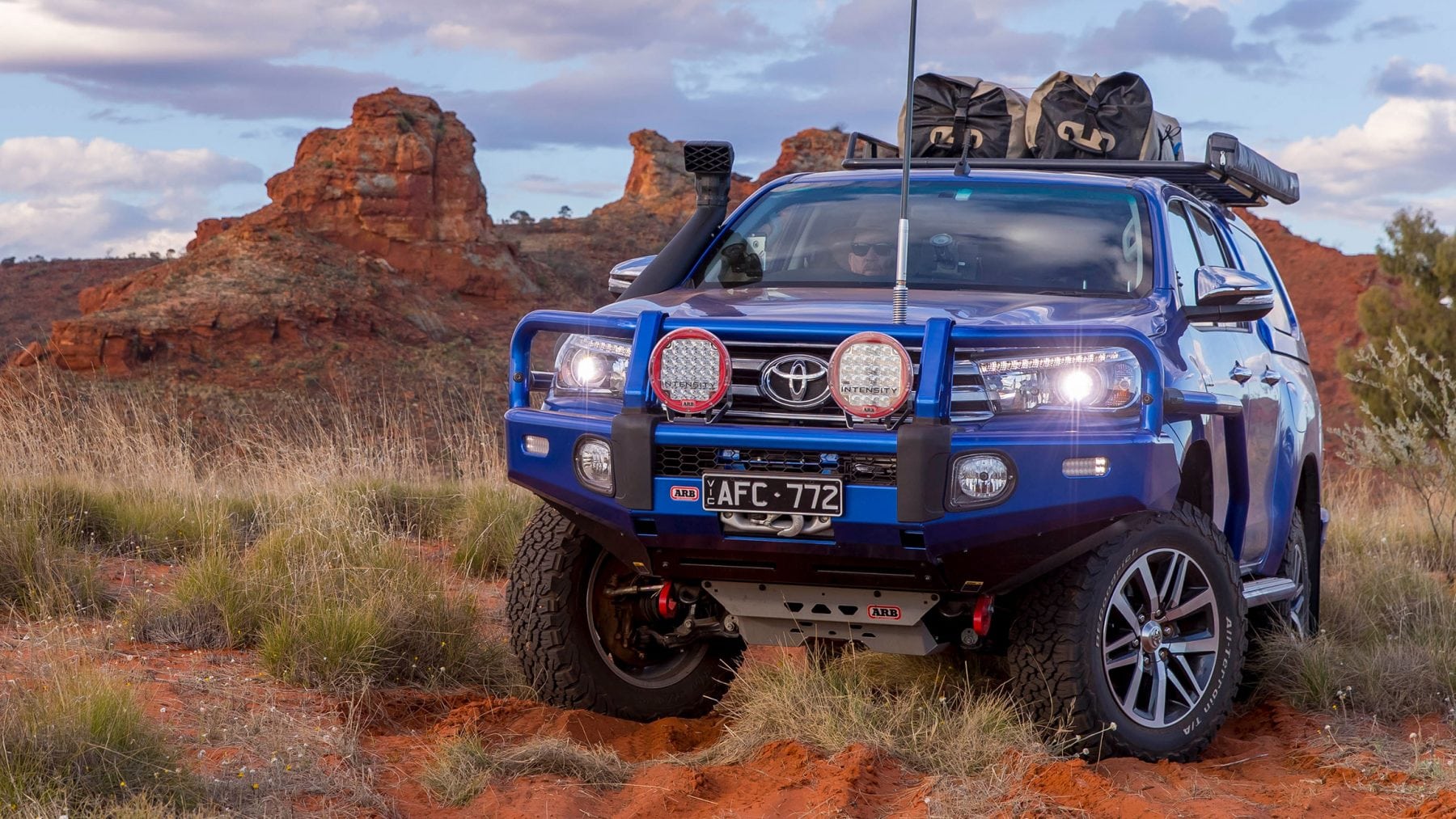 bullbar gallery toyota hilux@2x