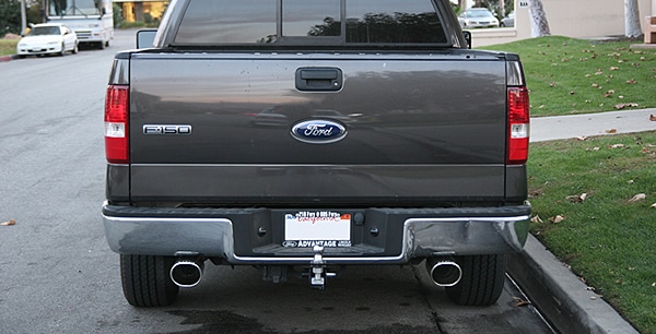 Dual Rear Exhaust: Enhances performance and sound